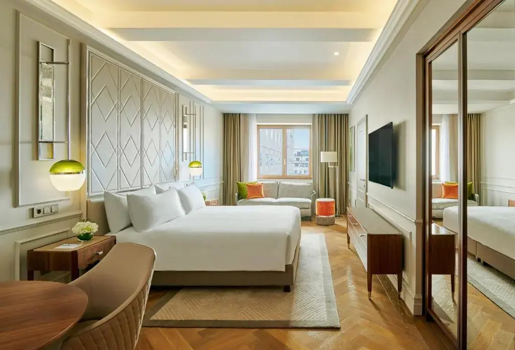 Premium Corner Double room (full double bed)