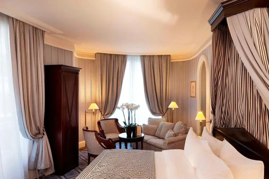Le Dokhan’s Paris Arc de Triomphe, a Tribute Portfolio Hotel 60