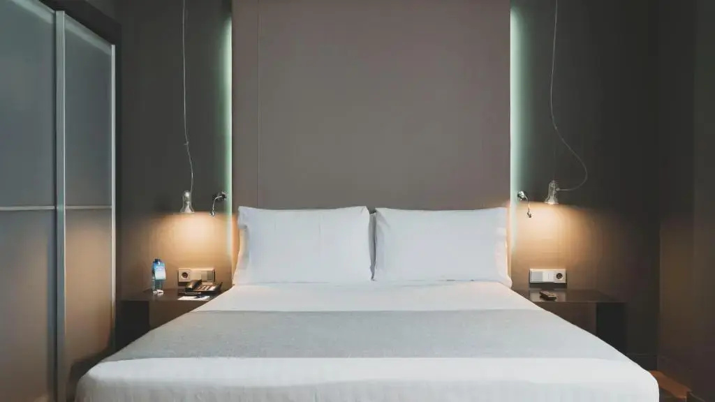 Double room (full double bed)