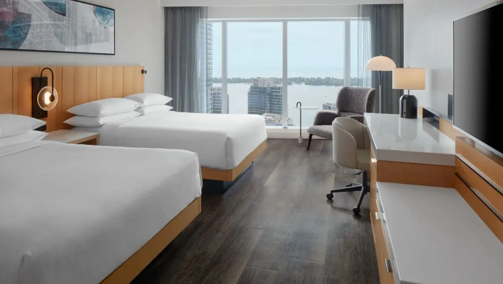 Club level Quadruple Guest room with harbour view