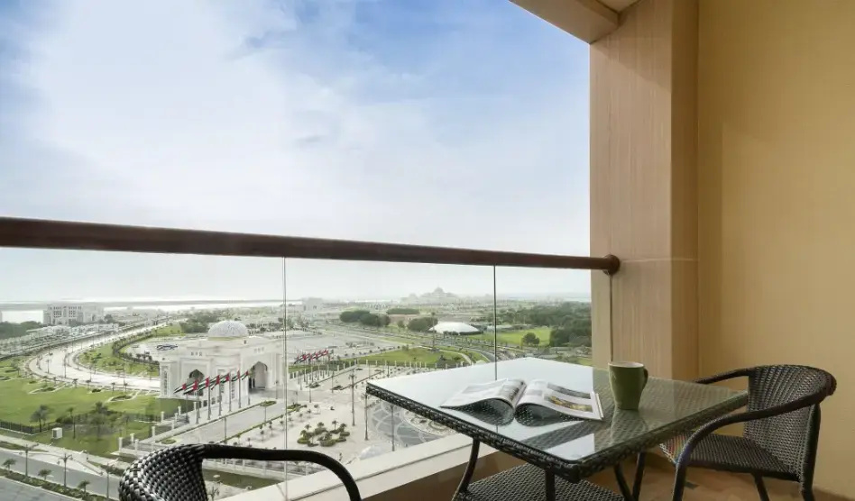 Khalidiya Palace Rayhaan by Rotana Hotel - Chambres
