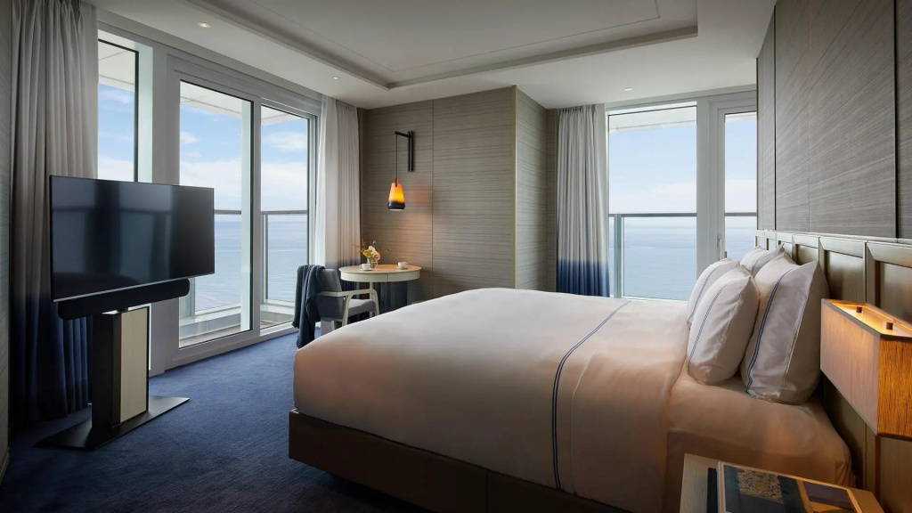Signiel Premier Double room with Mipo harbour view (full double bed)