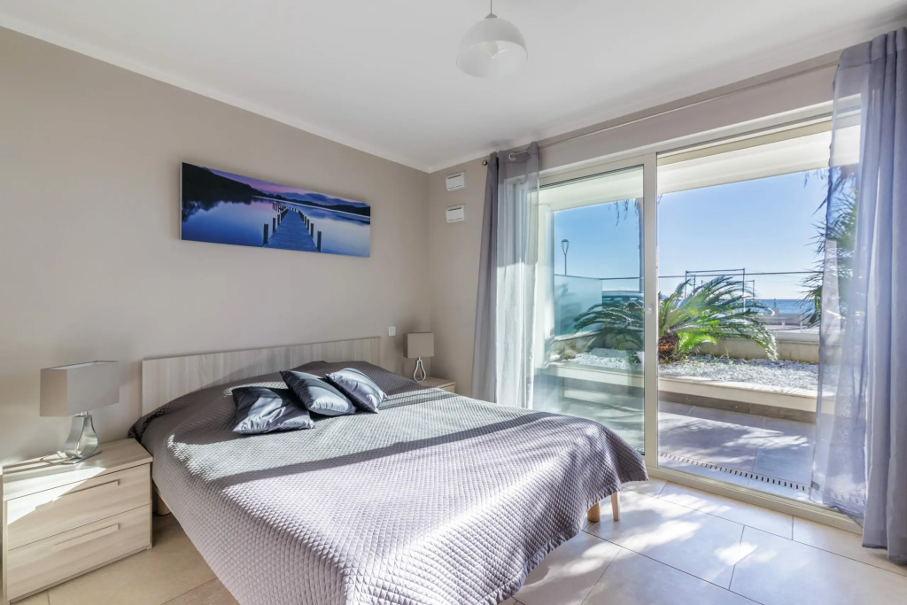 Ground Floor Double Apartment T2 (full double bed)