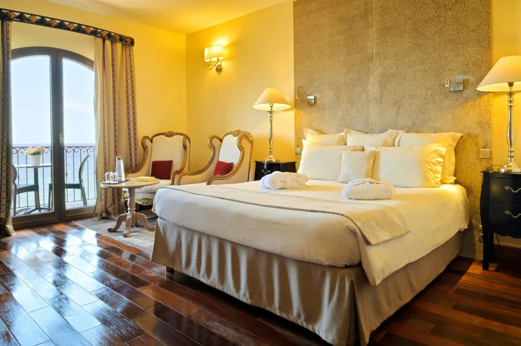 Double Junior Suite (full double bed)