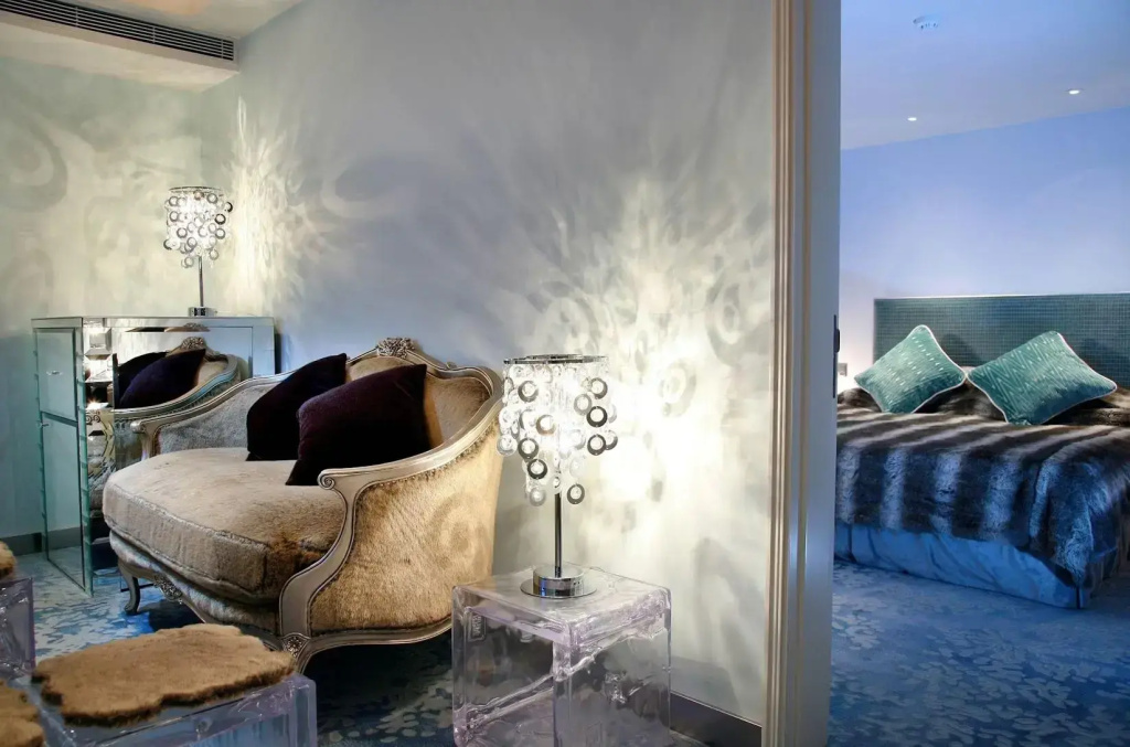 The Luxe Manor - Chambres