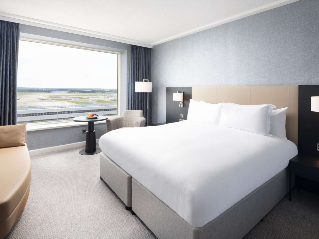 Sofitel London Gatwick - Tap to explore photos