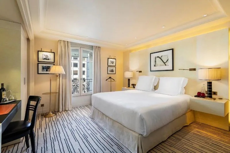 Double Junior Suite (full double bed)
