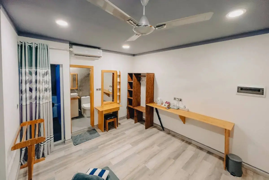 Deluxe Double room with balcony (full double bed)