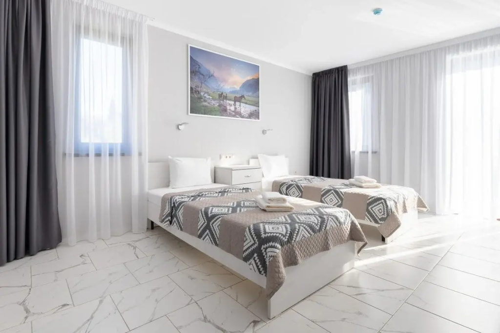 Gornaya Kadril Hotel Room Type - Comfort Double room with mountain view full double bed