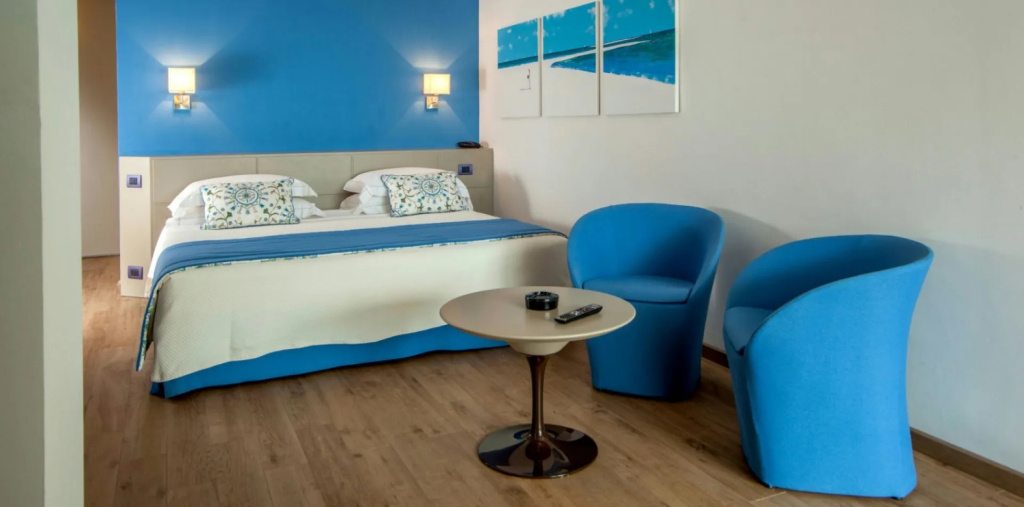 Sea Garden Double Suite (full double bed)