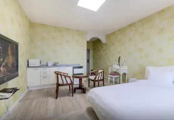 Double room (full double bed)