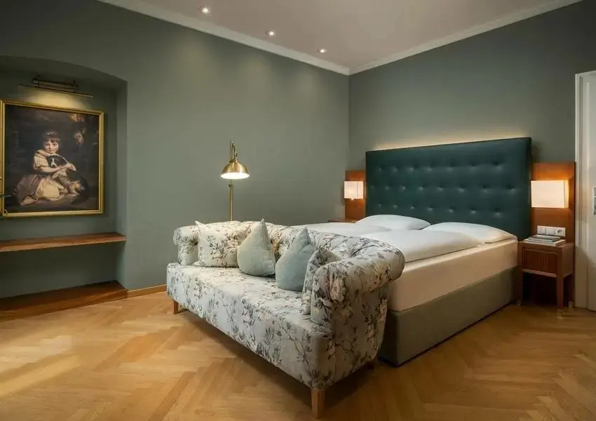 Boutique room
