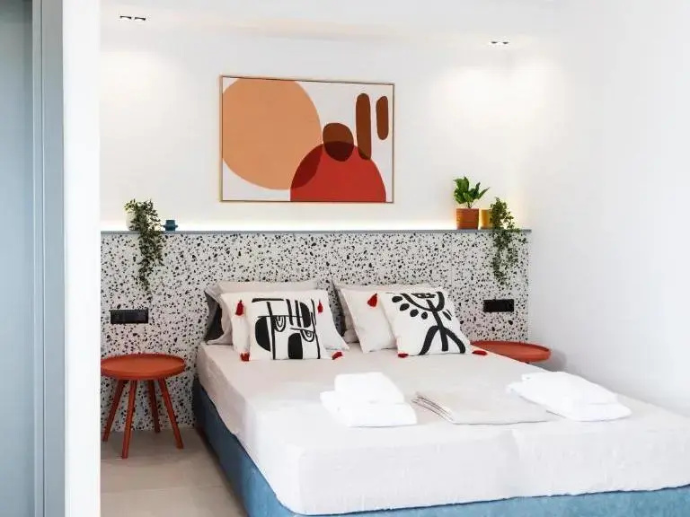 Superior Seaside Double Suite (full double bed)