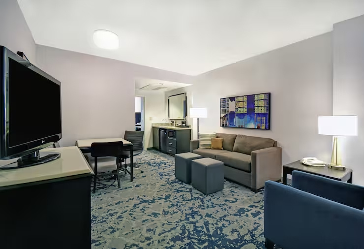 Embassy Suites by Hilton Charleston Hotel - Chambres