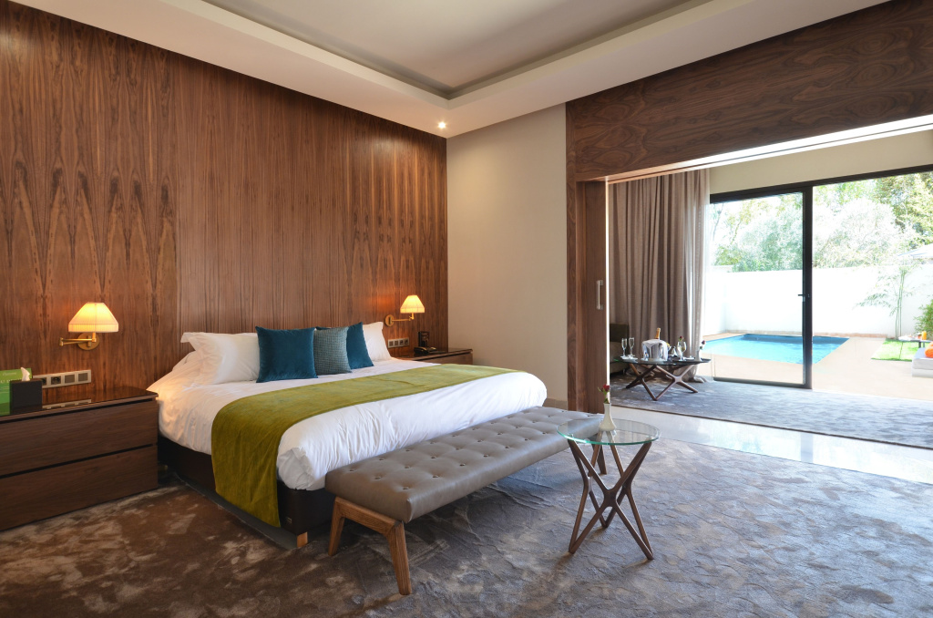 Premium Double Suite full double bed