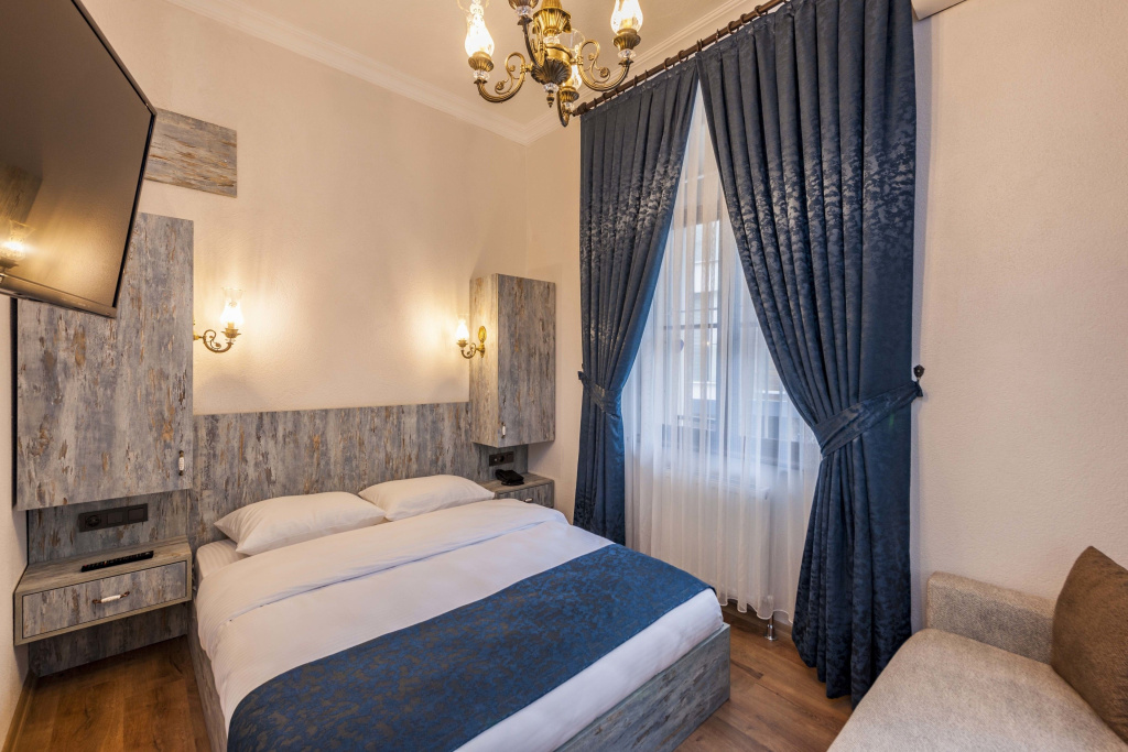 Double Studio (full double bed)