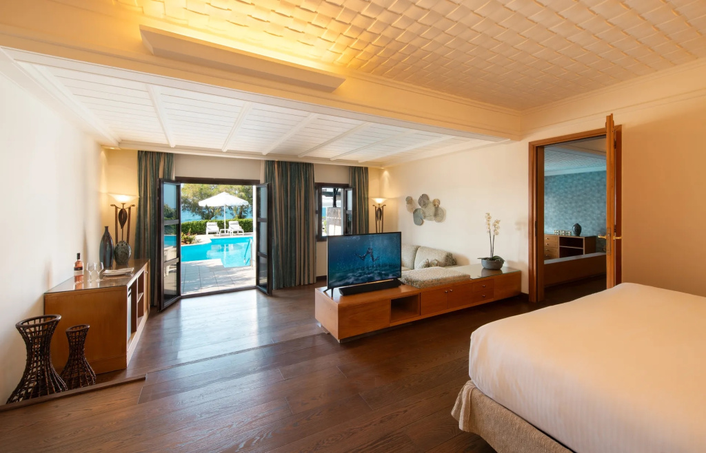 Sharing Pool Double Junior Suite (twin beds)