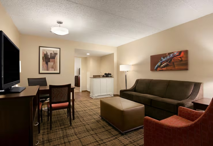 Embassy Suites by Hilton Cleveland Beachwood - Chambres