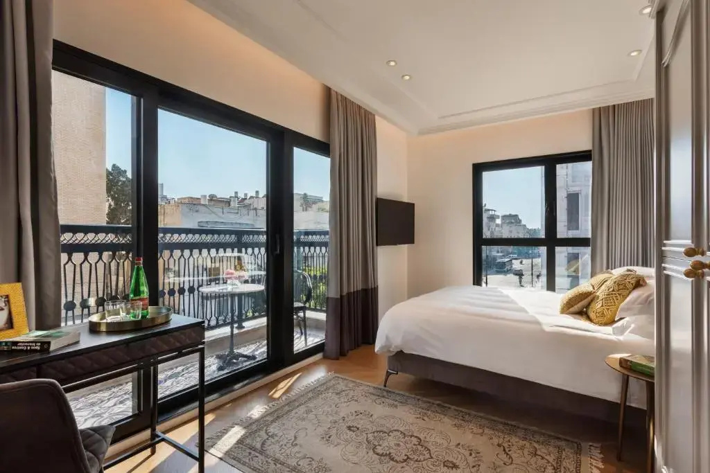 Classic Double room with balcony (full double bed)