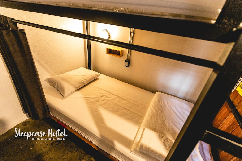 Кровать в общем номере (женский номер) в Sleepcase Hostel