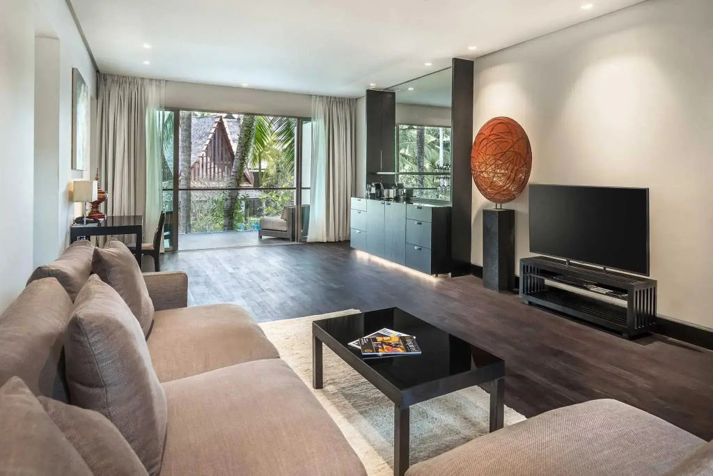 Double Lagoon Suite (full double bed)