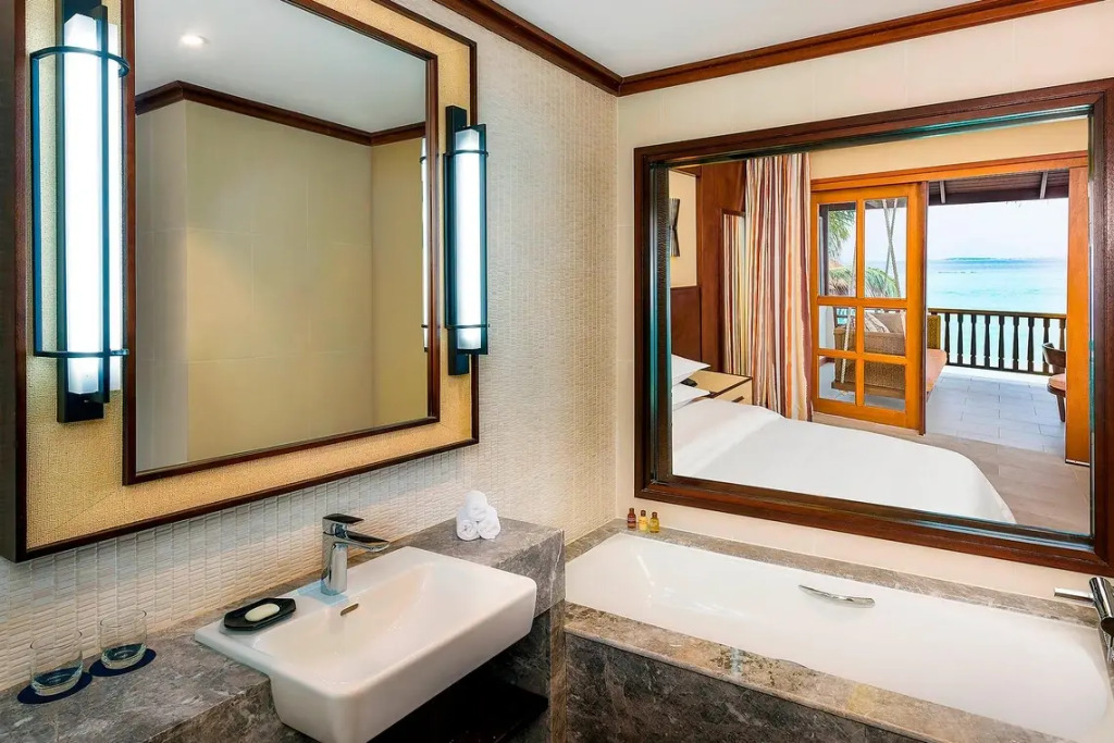 Sheraton Maldives Full Moon Resort & Spa