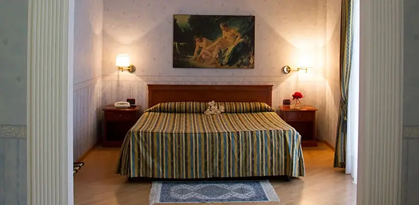Double Suite (full double bed)