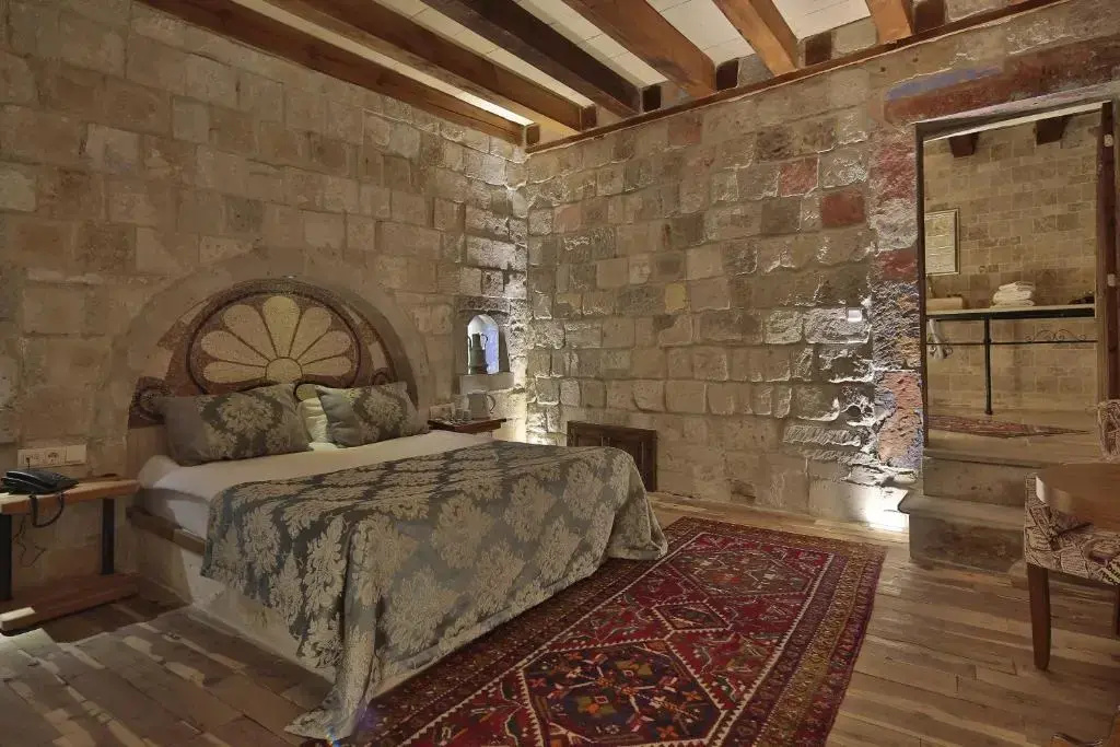Stone Double room (full double bed)