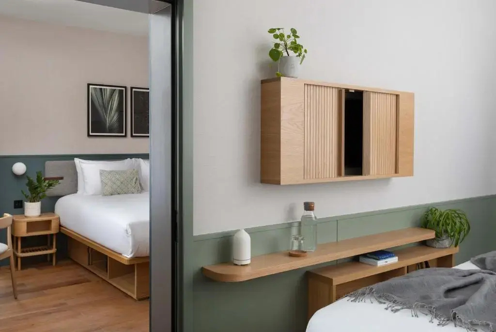 Inhabit Queen's Gardens, a Member of Design Hotels — фото
