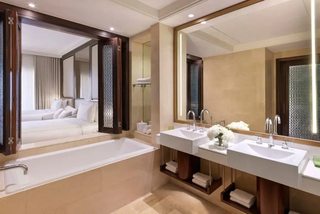 The Ritz-Carlton Abu Dhabi, Grand Canal Hotel - Chambres