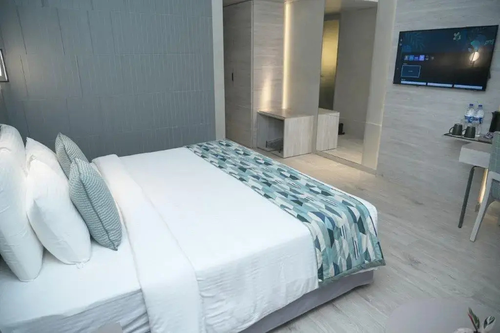 Grandeur Double room (full double bed)