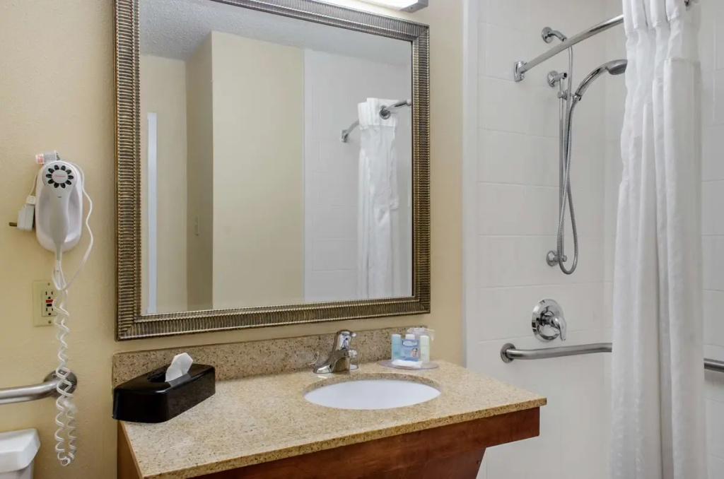 Ramada by Wyndham Shreveport Airport - Chambres