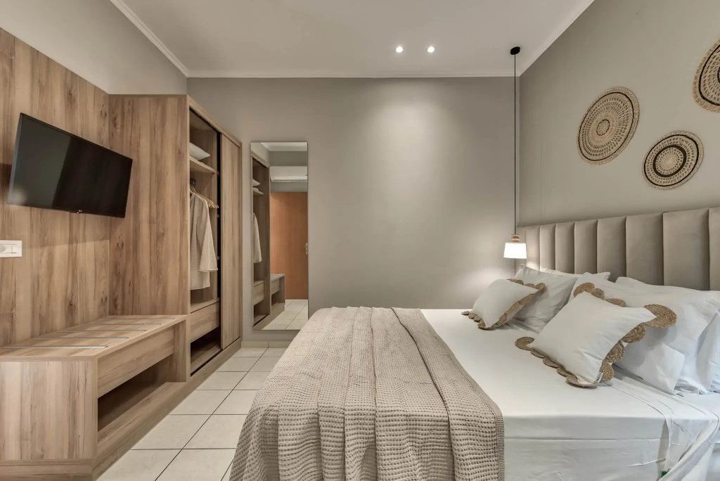 2 Bedrooms Suite with mountain view