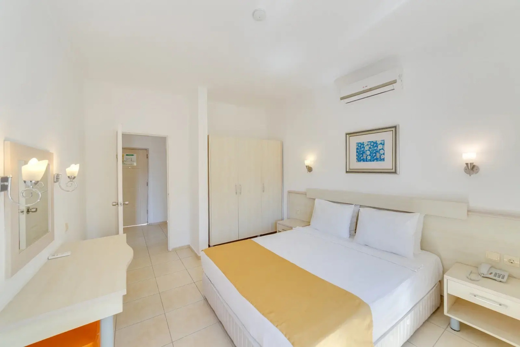 Standard Double room (full double bed)