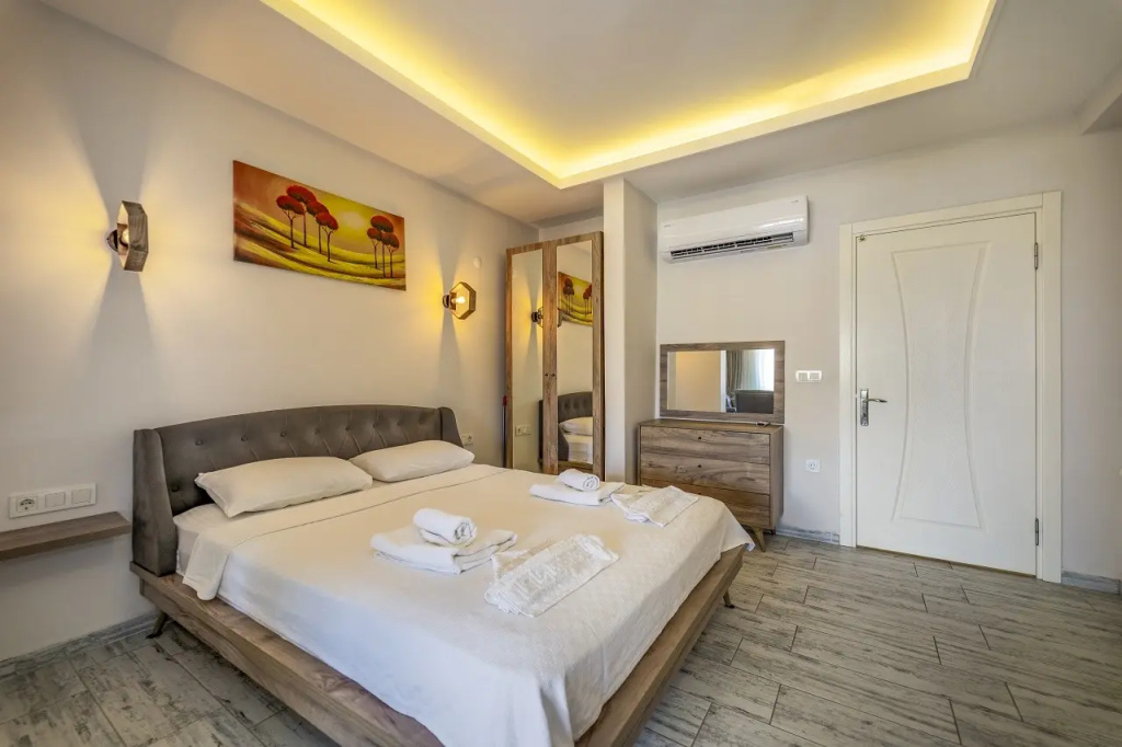 Wilhemsburg Double Suite (full double bed)