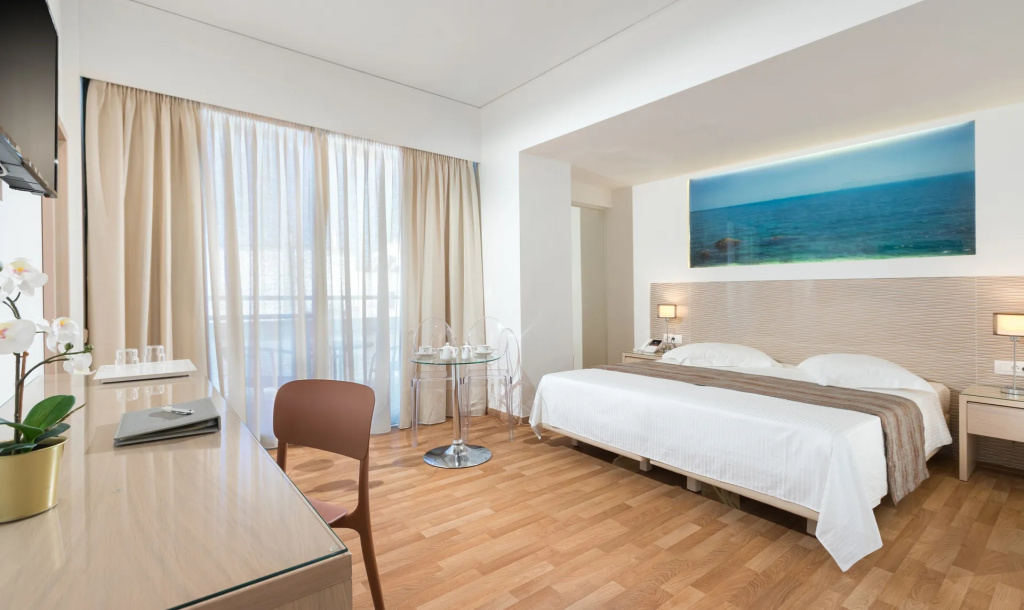 Deluxe Double Studio (twin beds)