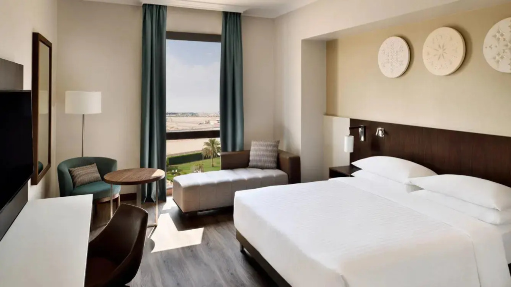 Executive Double M Club Lounge Access room (full double bed)