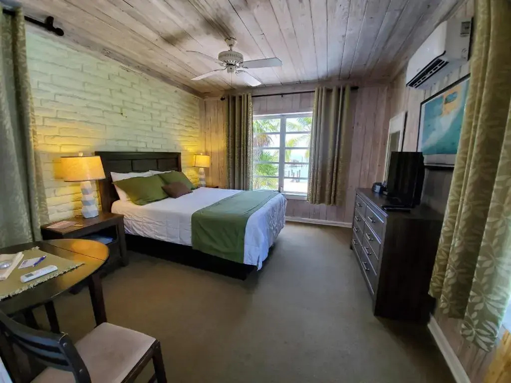 Grouper Double room (full double bed)