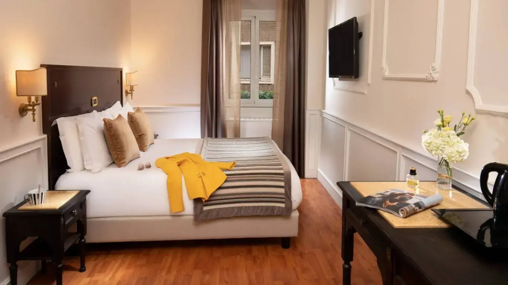 Double room (full double bed)