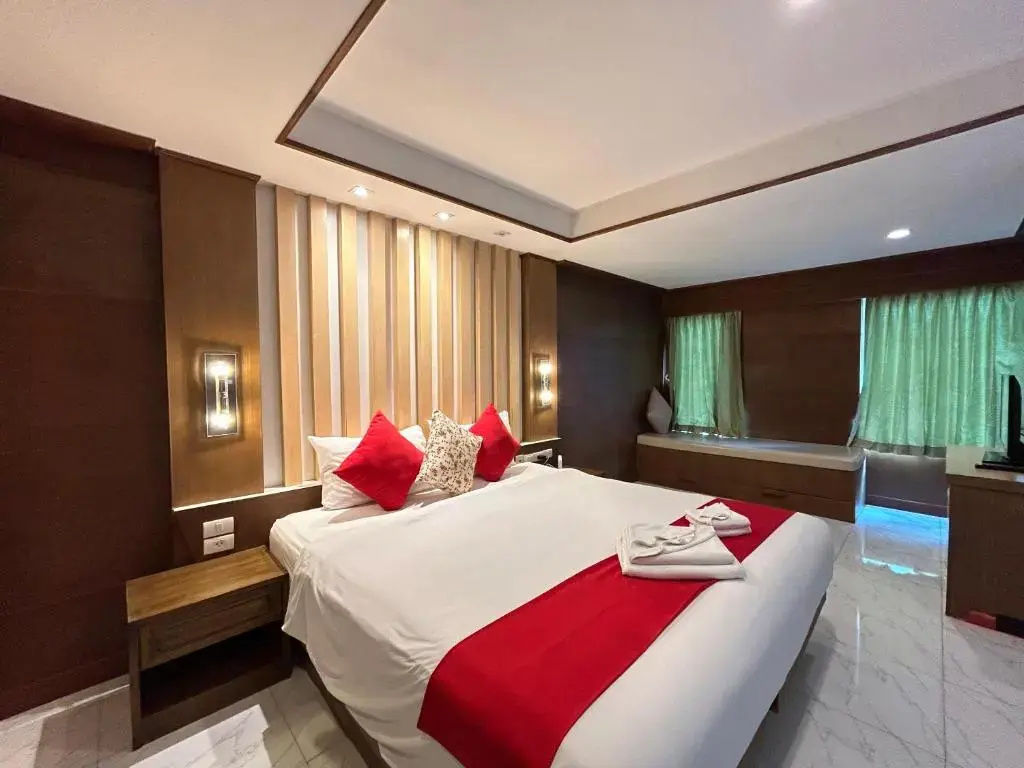 Deluxe Double Suite (full double bed)