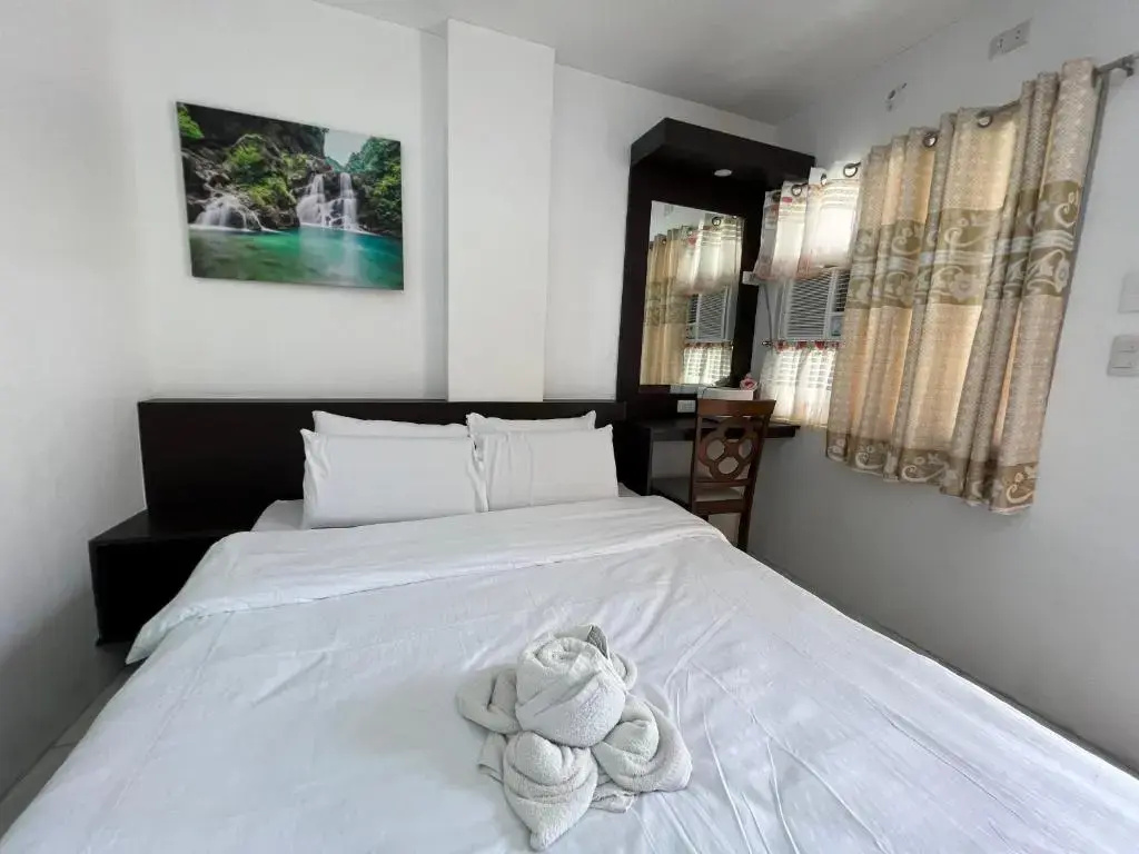 Double Suite with pool view (full double bed)