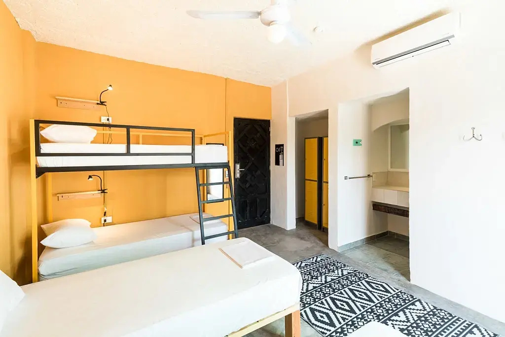 Standard Triple room