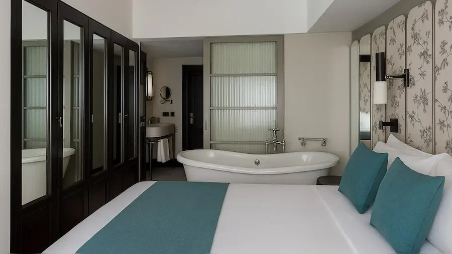 Grand Double Suite (full double bed)