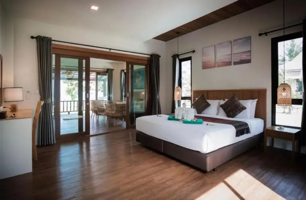 月暈雙床 (Yuèyūn shuāng chuáng)