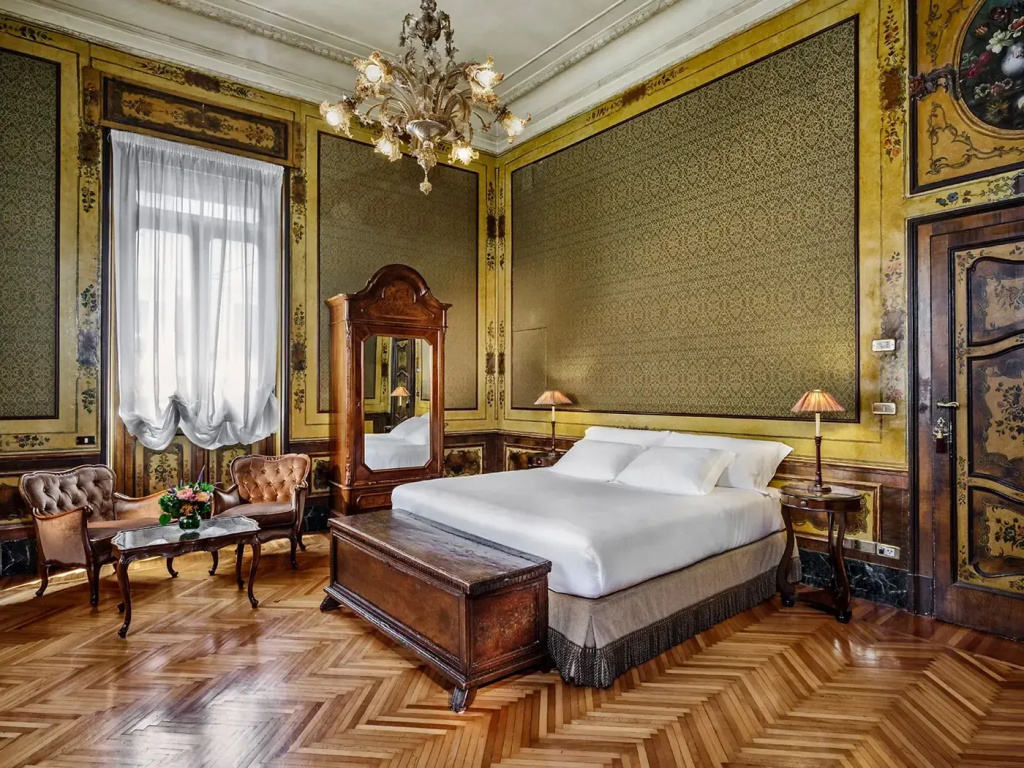 Prestige Deluxe «Matilde di Canossa» Double room with balcony (full double bed)