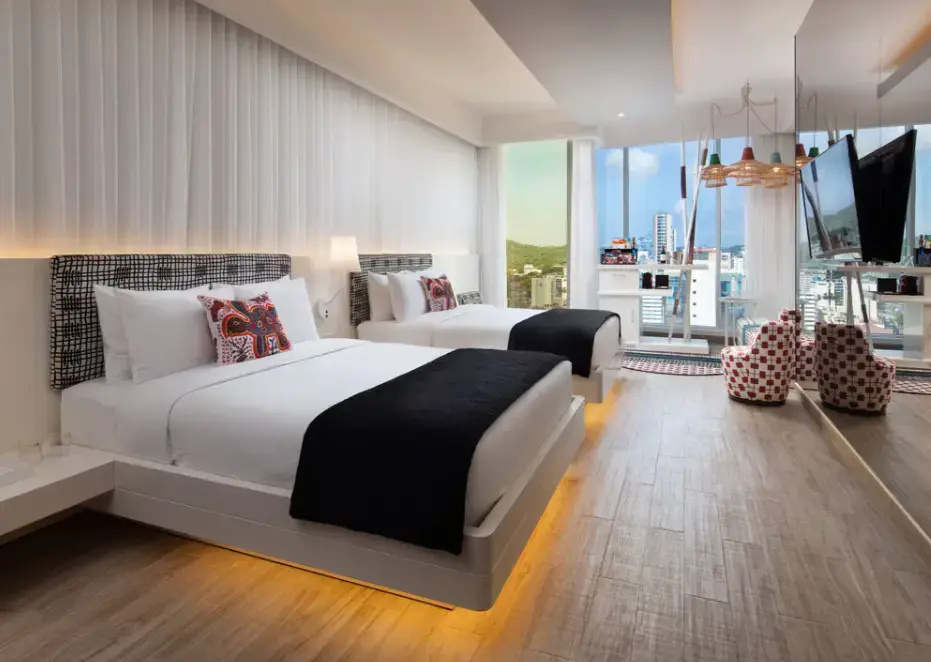 Deluxe Quadruple room with city view