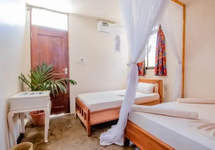 Mpera room