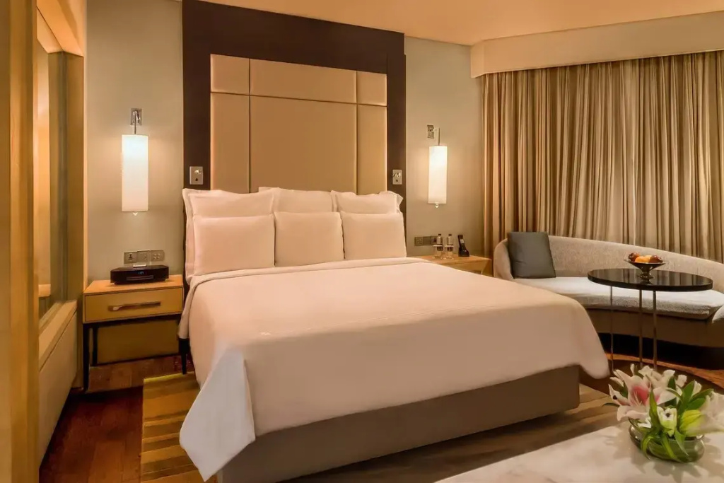 1 Bedroom Executive Lounge Access Double Apartment full double bed