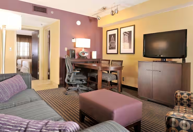Embassy Suites Hotel Des Moines Downtown - Chambres