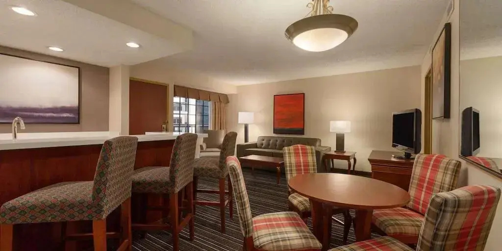 Sonesta Suites Dallas Park Central - Chambres